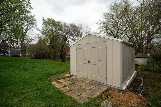 5207 Oakton LANE, Milwaukee, WI 53219