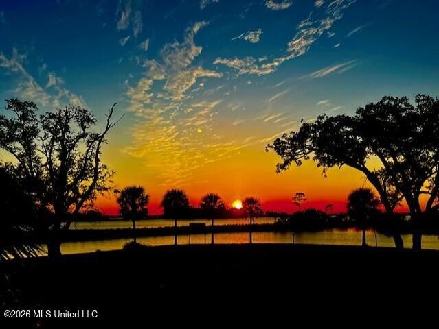 13817 Arbor Circle, Ocean Springs, MS 39564