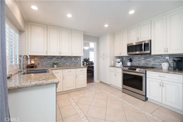 3420 New York, Corona, CA 92882