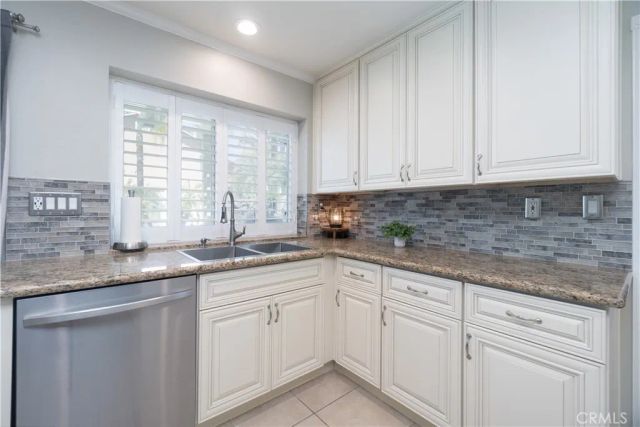 3420 New York, Corona, CA 92882