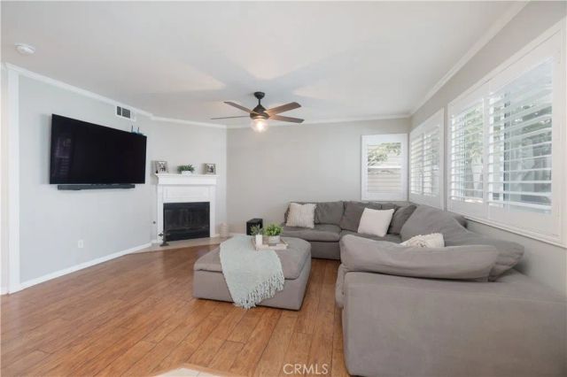 3420 New York, Corona, CA 92882