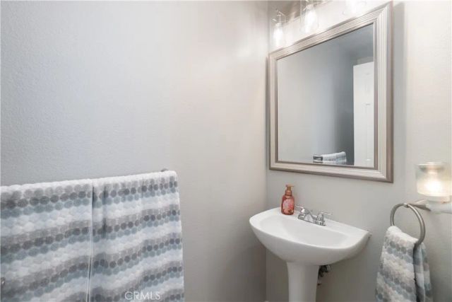 3420 New York, Corona, CA 92882