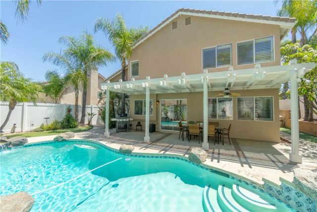 3420 New York, Corona, CA 92882