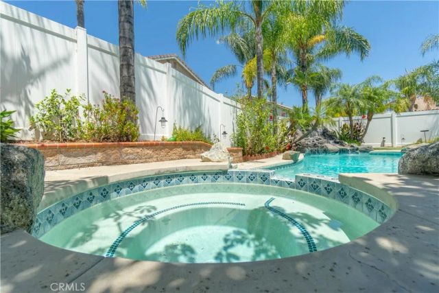 3420 New York, Corona, CA 92882