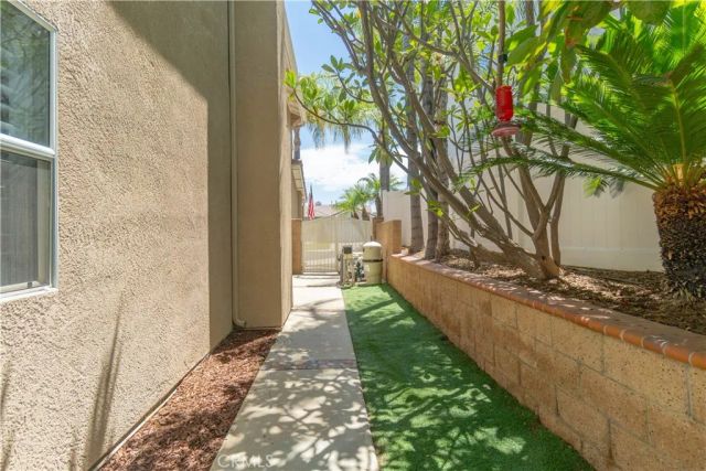 3420 New York, Corona, CA 92882