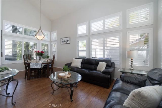 3420 New York, Corona, CA 92882