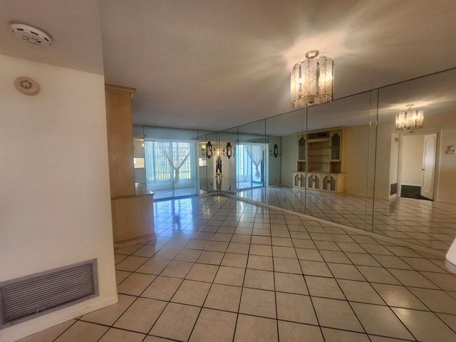 230 NE 26th Avenue 209, Boynton Beach, FL 33435
