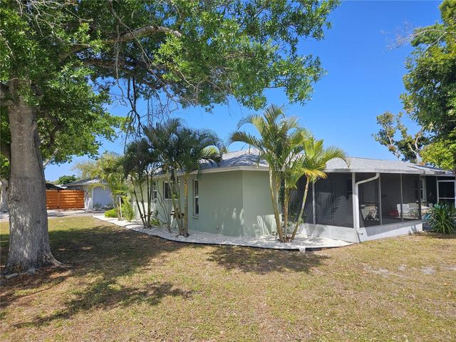 105 BASE AVENUE E, Venice, FL 34285