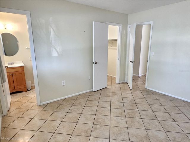 105 BASE AVENUE E, Venice, FL 34285