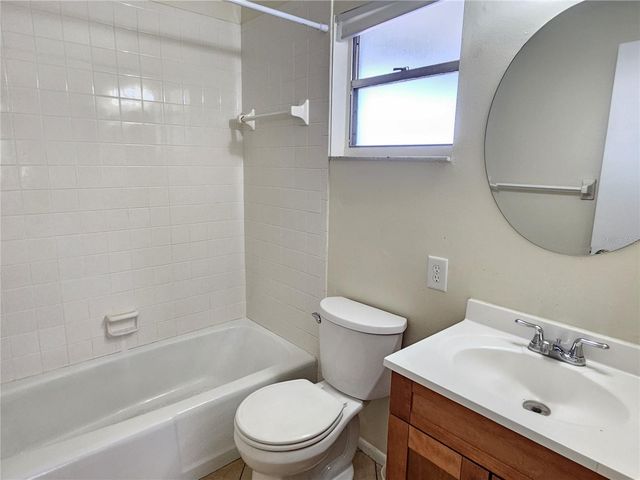 105 BASE AVENUE E, Venice, FL 34285