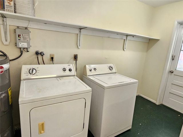 105 BASE AVENUE E, Venice, FL 34285