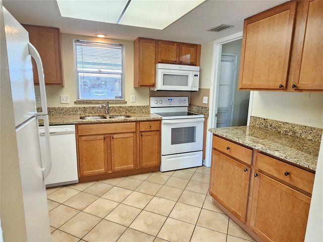 105 BASE AVENUE E, Venice, FL 34285