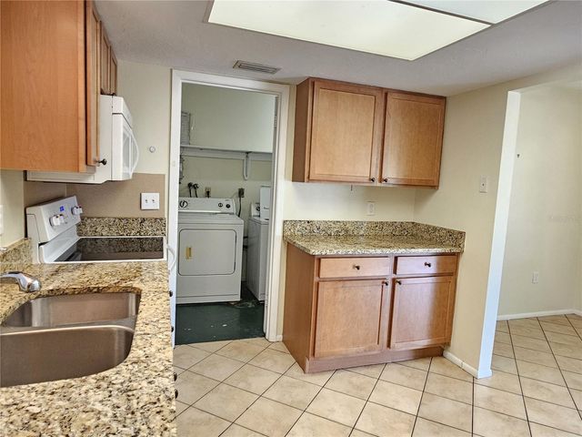 105 BASE AVENUE E, Venice, FL 34285