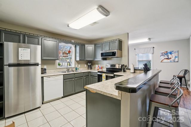 17 Old Gap Creek Road, Fairview, NC 28730