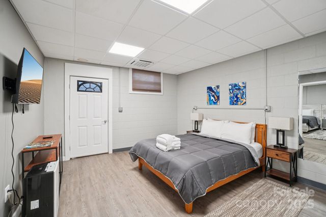 17 Old Gap Creek Road, Fairview, NC 28730