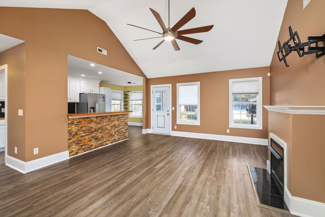 2525 Autumn Terrace, Dalzell, SC 29040