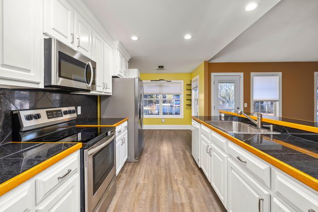 2525 Autumn Terrace, Dalzell, SC 29040