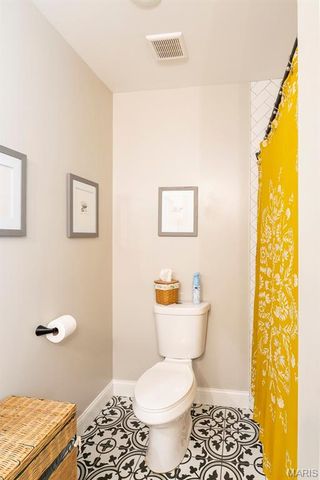 5622 Murdoch Avenue, St Louis, MO 63109