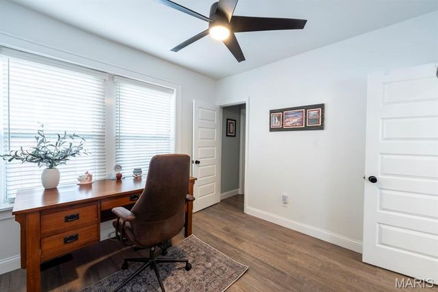 5622 Murdoch Avenue, St Louis, MO 63109