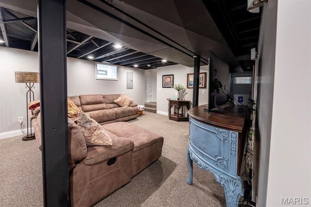 5622 Murdoch Avenue, St Louis, MO 63109