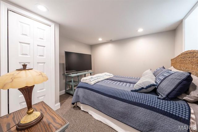 5622 Murdoch Avenue, St Louis, MO 63109