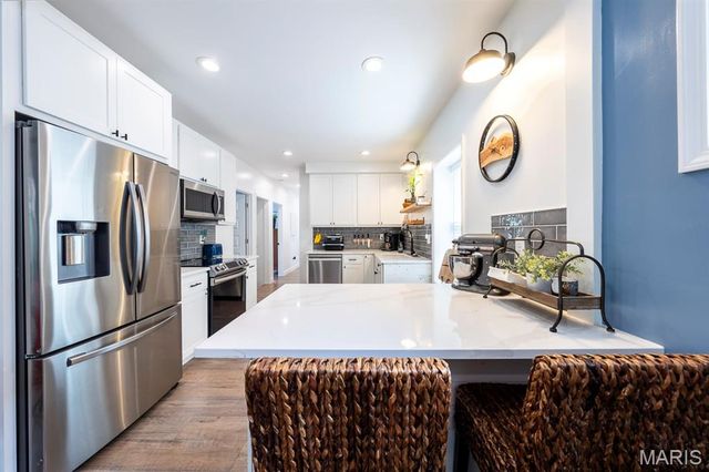 5622 Murdoch Avenue, St Louis, MO 63109