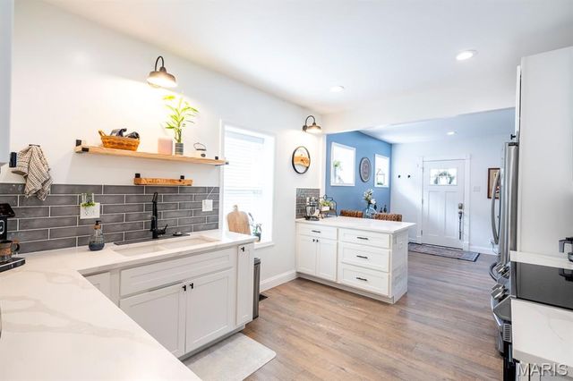 5622 Murdoch Avenue, St Louis, MO 63109