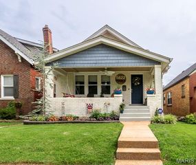 5622 Murdoch Avenue, St Louis, MO 63109