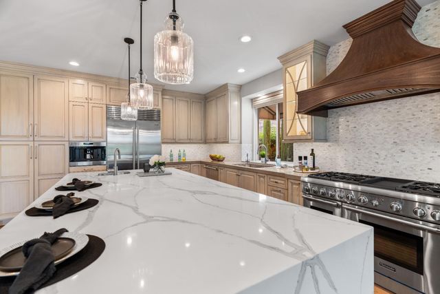 4859 Saint Andrews Dr, Stockton, CA 95219