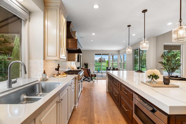 4859 Saint Andrews Dr, Stockton, CA 95219