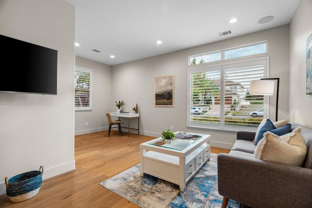 4859 Saint Andrews Dr, Stockton, CA 95219