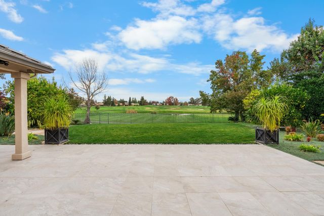 4859 Saint Andrews Dr, Stockton, CA 95219