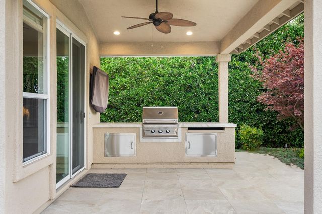 4859 Saint Andrews Dr, Stockton, CA 95219