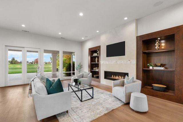 4859 Saint Andrews Dr, Stockton, CA 95219