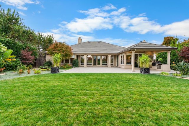 4859 Saint Andrews Dr, Stockton, CA 95219