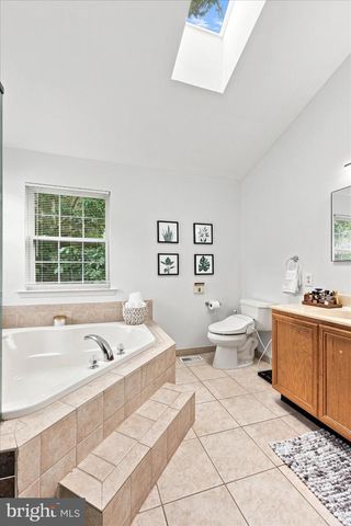 12 KELLY DR, Sicklerville, NJ 08081