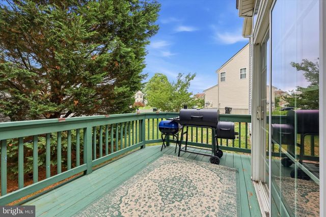 12 KELLY DR, Sicklerville, NJ 08081