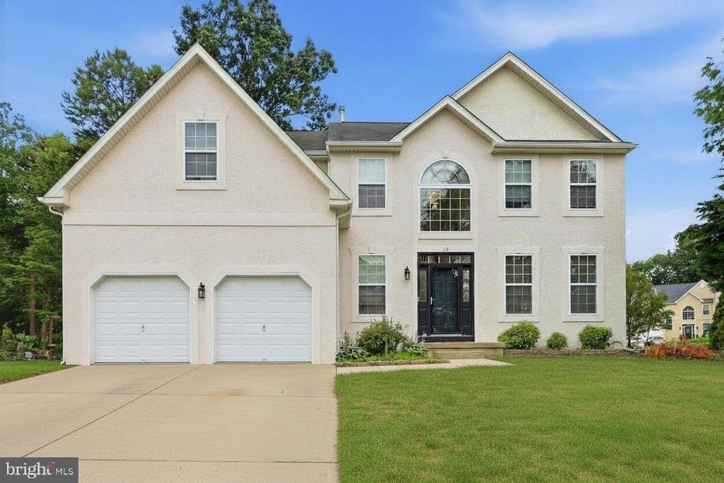 12 KELLY DR, Sicklerville, NJ 08081