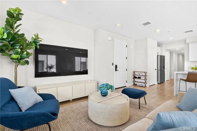 16289 Dawn 209, Tustin, CA 92782