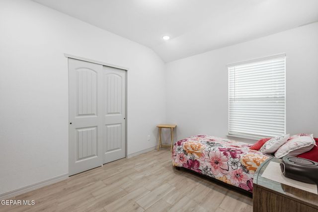 11040 Gem Valley Road, Socorro, TX 79927