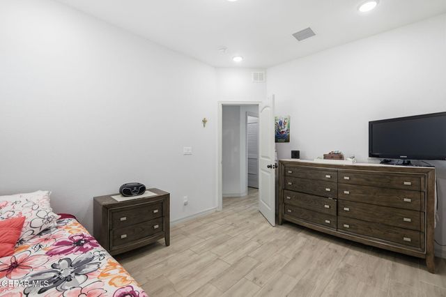 11040 Gem Valley Road, Socorro, TX 79927