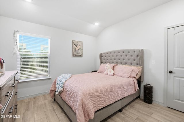 11040 Gem Valley Road, Socorro, TX 79927