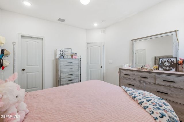 11040 Gem Valley Road, Socorro, TX 79927