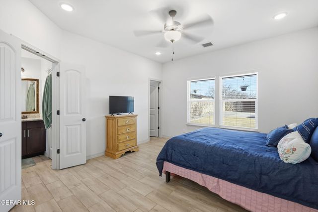 11040 Gem Valley Road, Socorro, TX 79927