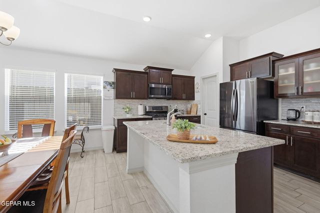 11040 Gem Valley Road, Socorro, TX 79927