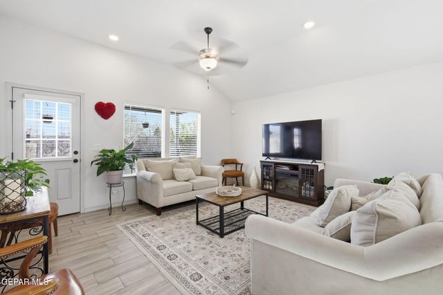 11040 Gem Valley Road, Socorro, TX 79927