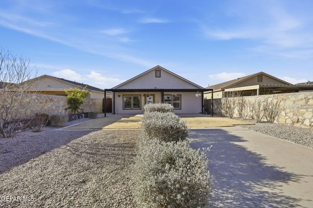 11040 Gem Valley Road, Socorro, TX 79927