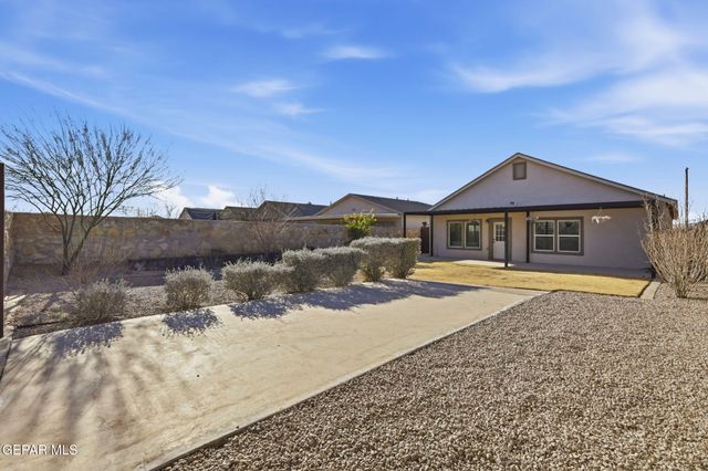 11040 Gem Valley Road, Socorro, TX 79927