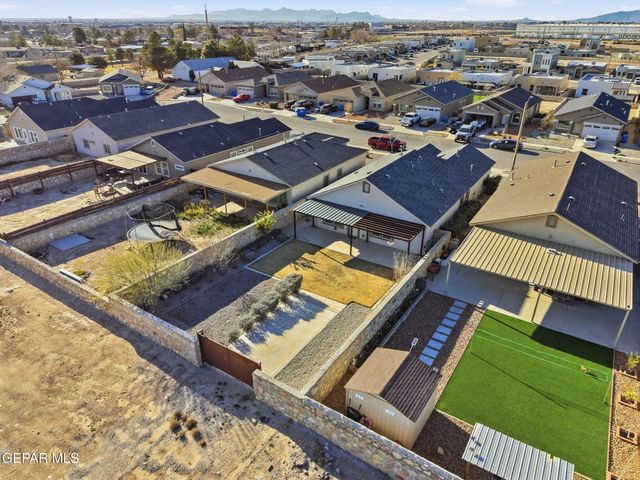 11040 Gem Valley Road, Socorro, TX 79927