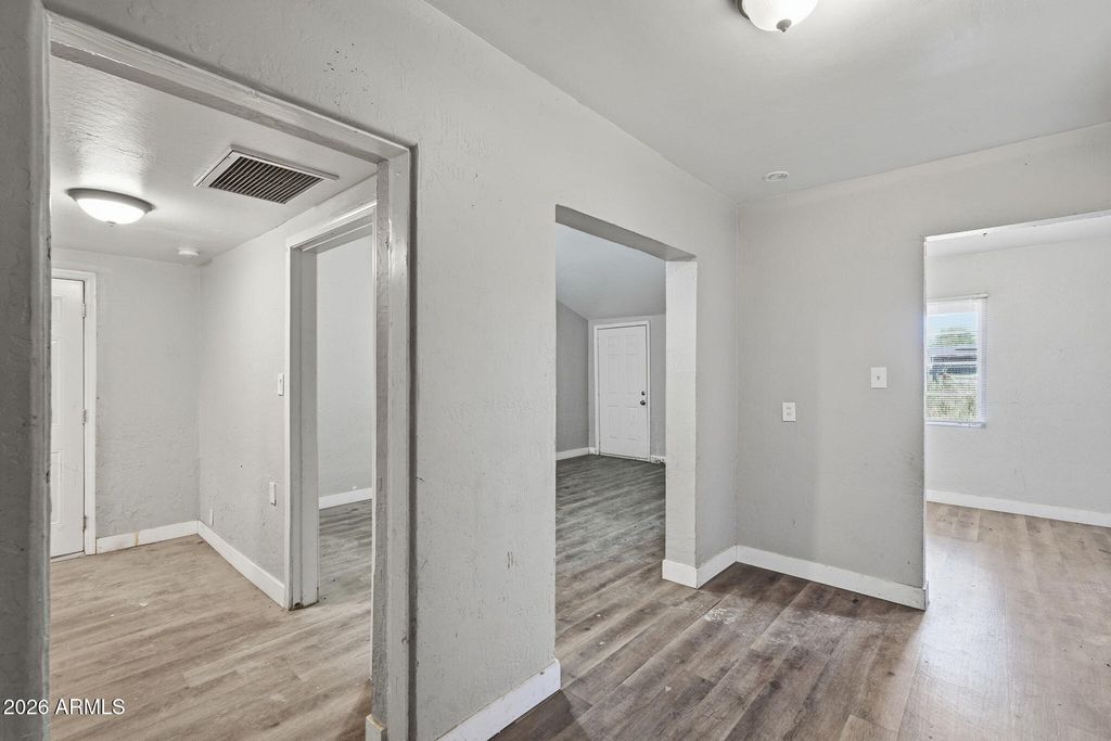 Image 2 of property listing at 2041 W GEORGIA Avenue, Phoenix, AZ 85015